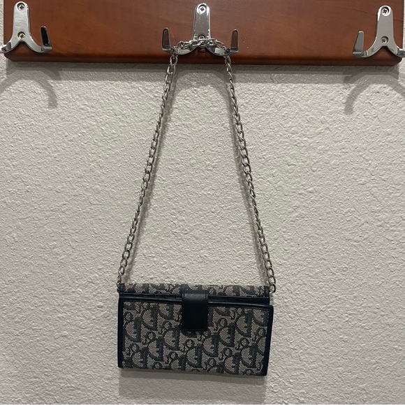 - Christian Dior Bifold Monogram Wallet with unbranded chain - Picture 16 of 16
